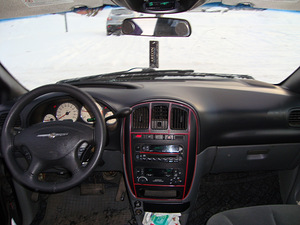 Chrysler Voyager (8 фото из 9)