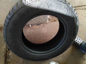 R14 175/70 GoodYear UltraGrip M+S (2 фото из 3)