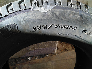 R14 175/70 GoodYear UltraGrip M+S (3 фото из 3)