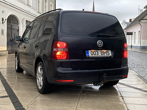 Vw Touran 2009 (8 foto / 10)