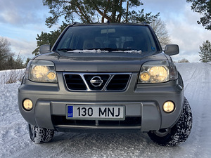Nissan X-Trail (2 foto / 10)