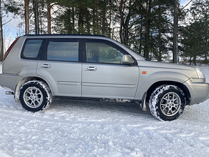 Nissan X-Trail (6 foto / 10)