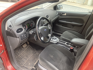 Ford Focus (5 фото из 8)