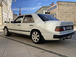 Мерседес-бенц 200D (3 фото из 8)