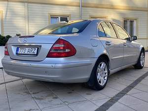 Mercedes-Benz E 200 KOMPRESSOR (4 foto / 8)