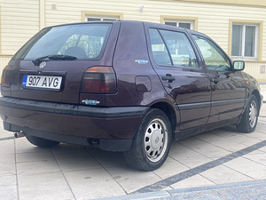 Volkswagen Golf (3 foto / 8)