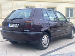 Volkswagen Golf (4 foto / 8)