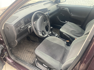 Volkswagen Golf (7 foto / 8)