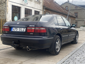 Honda Accord (6 foto / 11)