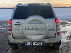 Suzuki Grand Vitara (5 foto / 10)