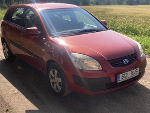 Kia Rio (5 фото из 9)