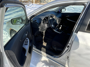 Toyota Corolla (8 фото из 12)