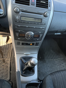 Toyota Corolla (10 фото из 12)