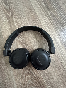 JBL T450BT juhtmevabad kõrvaklapid