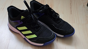Adidas saali tossud (1 foto / 5)