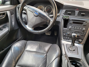 Volvo s60 2008 (11 фото из 12)