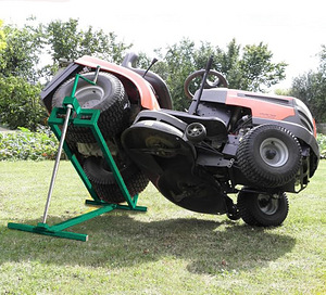 Murutraktori hoolduspukk / hooldustõstuk (399kg) (1 foto / 9)
