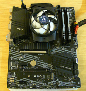 MSI B550A-PRO, Ryzen 9 5900X, DDR4 RGB 16GB, SSD M.2 256GB (4 foto / 10)