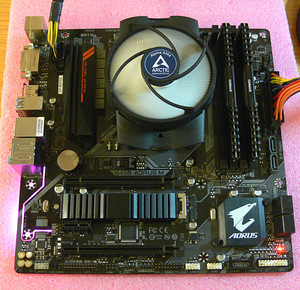 Gigabyte B450 Aorus M,Ryzen 5 3600,DDR4 16GB,SSD M.2 256GB (4 фото из 10)