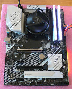 AsRock B460 Pro4, i5-10400, DDR4 RGB 16GB, SSD M.2 256GB (6 foto / 10)