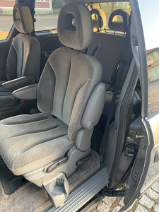 Chrysler Voyager järelmaksuvõimalusega (7 foto / 12)
