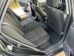 Toyota Avensis (7 foto / 11)