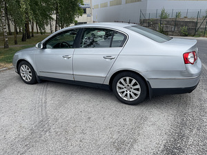 Volkswagen Passat 2.0 TDI 103kw (2 foto / 5)