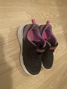 Отдать одежду для девочек 122. S,32 (2 фото из 2)