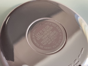MAC Let It Glow Extra Dimension Skinfinish HIGHLIGHTER (4 foto / 4)