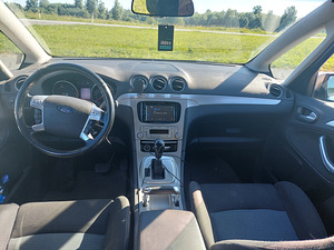 Ford S-max (4 фото из 6)