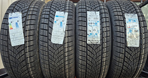 R18 Goodyear 215/55/18 - UUS pakendis (1 foto / 2)