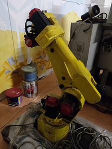 Tööstusrobot Fanuc ARC Mate 100i / M6i 1999a. (2 foto / 4)