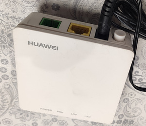 Huawei Echolife HG8010H (1 foto / 2)