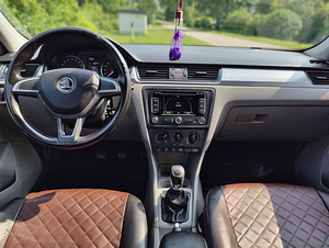 Skoda Rapid spaceback Ambition 1.6 66kW (8 foto / 11)