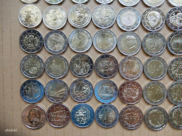 100 различных памятных монет (фото #4)