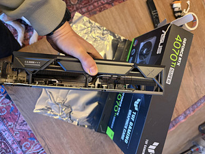 ASUS TUF Gaming RTX 4070 Ti Super | Garantii: 2027/04/16 (7 foto / 7)