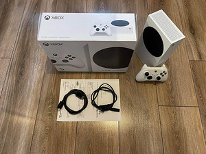 Xbox Series S (2 фото из 2)
