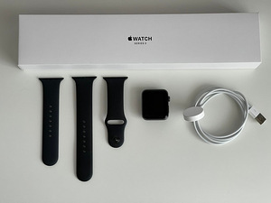 Apple Watch 3 42mm / Apple Watch 3 38mm (2 foto / 3)