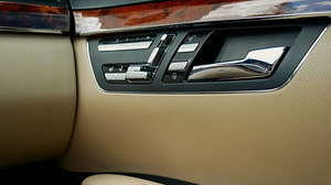 Mercedes-Benz S320 Long 3.0 173kW (12 foto / 14)