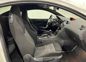 Peugeot RCZ Turbo 1.6 115kW (14 foto / 15)