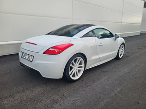 Peugeot RCZ Turbo 1.6 115kW (8 foto / 15)