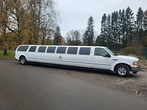 FORD EXCURSION SUPER STRETCH ЛИМУЗИН (3 фото из 10)