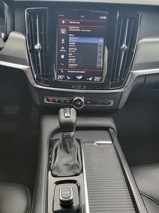 VOLVO V90 Momentum Business (10 foto / 11)