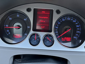 VOLKSWAGEN PASSAT 2008 2.0TDI 103KW (2 foto / 12)