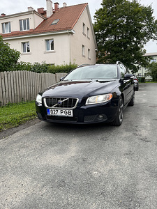 Volvo V70 (6 фото из 12)