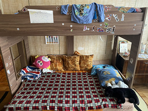 Детская двухъярусная кровать (3 фото из 4)