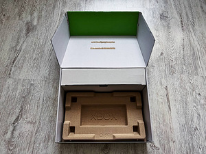 Microsoft XBOX Series S (4 foto / 4)
