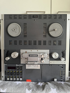 Studer A810 High-End магнитофон Willi Studer AG серийный ном (1 фото из 10)