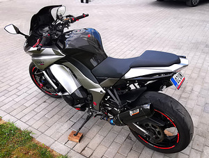 Kawasaki Ninja Z 1000 SX (4 foto / 10)
