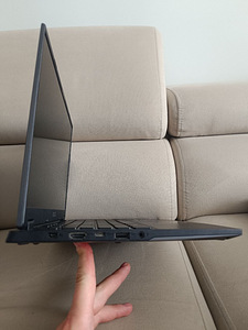 ASUS TUF A14 14.0" 2.5K 165Hz,RTX 5060, 16GB ddr5, 512GB SSD (6 foto / 8)